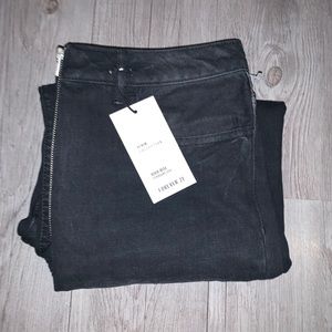 Black straight legs jeans